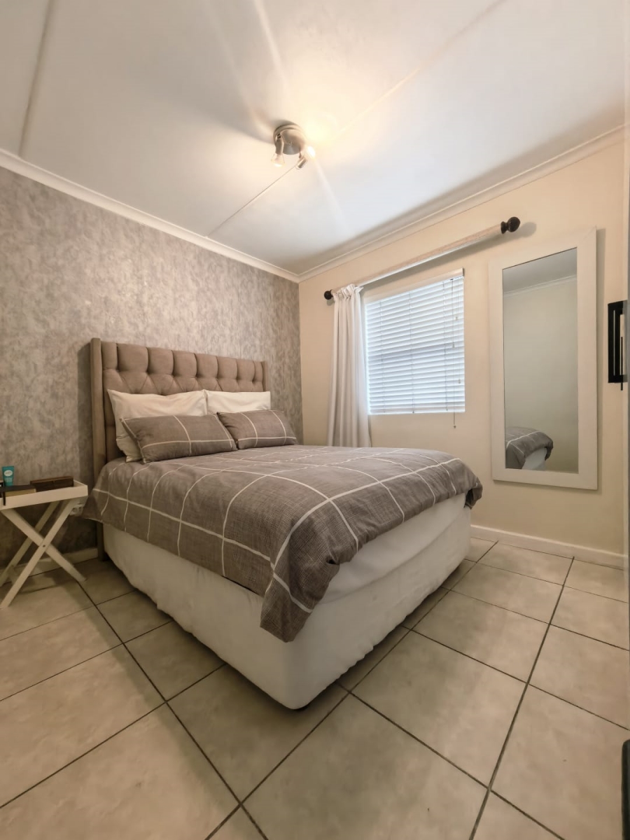 2 Bedroom Property for Sale in Grassy Park Western Cape